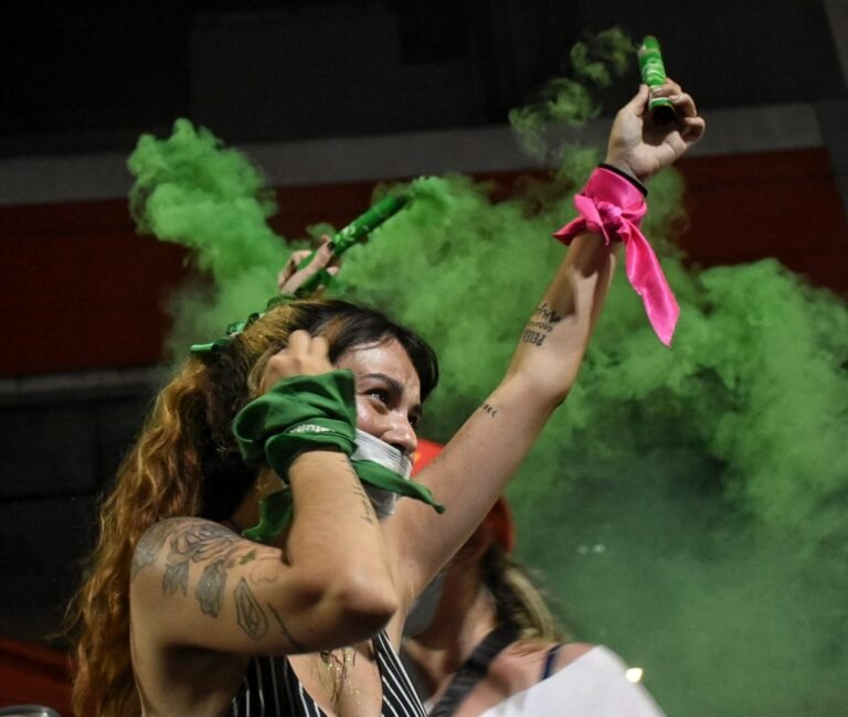 La revancha histórica de las mujeres: el aborto es legal en Argentina